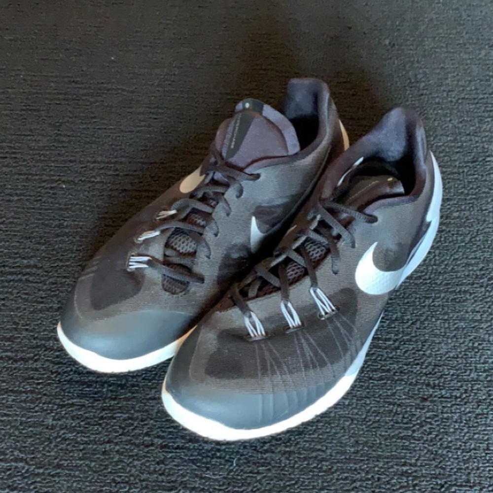 Nike Hyperchase Basketball Shoes